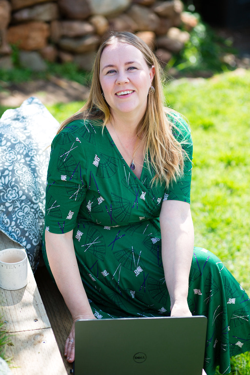 Susanna-Heiskanen-Nordic-Mum-sitting-laptop